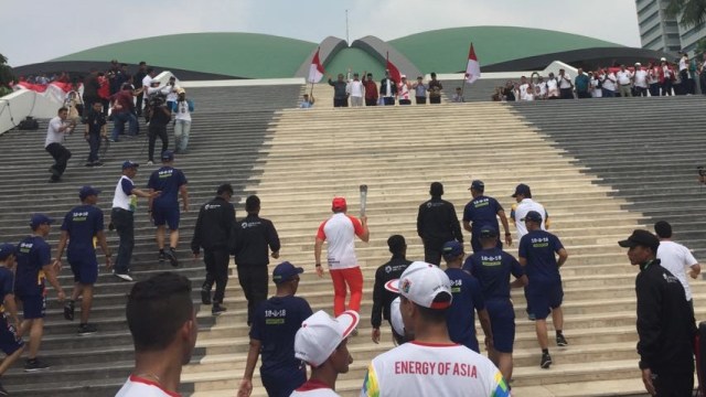 Obor Asian Games tiba di DPR, Sabtu (18/8/2018). (Foto: Moh Fajri/kumparan)