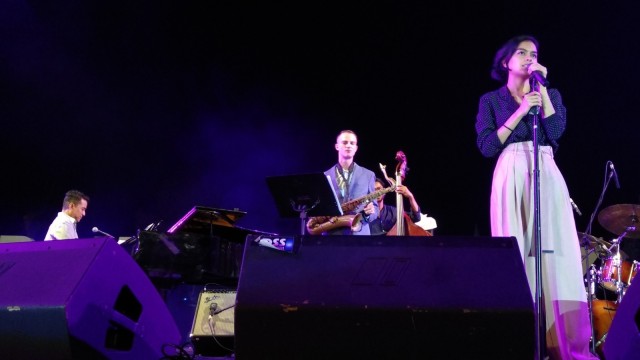 Penampilan Indra Lesmana dan Eva Celia
 (Foto: Alexander Vito Edward Kukuh/kumparan)