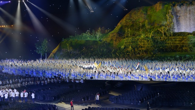 Tarian yang meramaikan pembukaan Asian Games 2018. (Foto: Chaideer Mahyuddin/AFP)