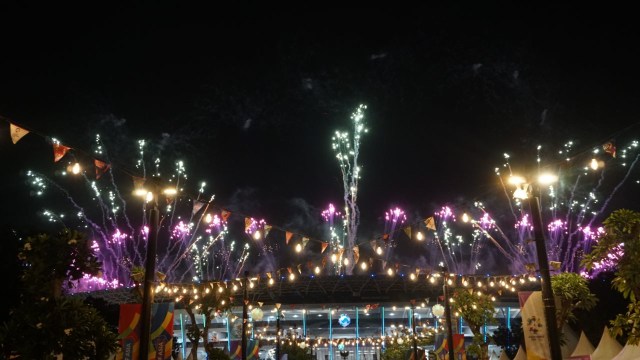 Pertunjukan kembang api di acara pembukaan Asian Games 2018. (Foto: Kumparan/ Nugroho Sejati)
