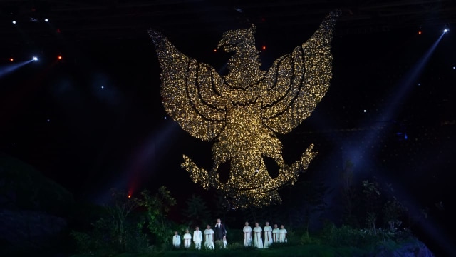 Tulus di Opening Ceremony Asian Games 2018. (Foto: Fanny Kusumawardhani/kumparan)