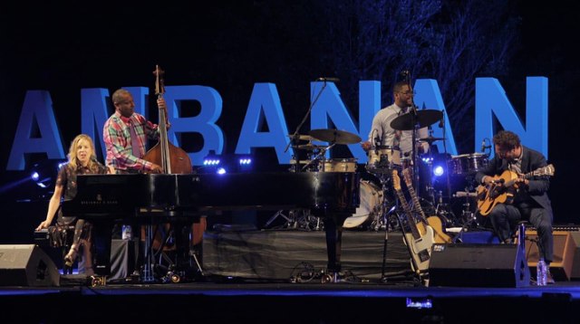 Penampilan Diana Krall di Prambanan Jazz 2018. (Foto: Instagram/@rambananjazz)