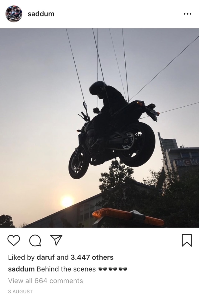 Screenshot Instagram Saddum yang unggah penampakan Behind The Scene sepeda motor video Jokowi (Foto: Instagram @saddum)