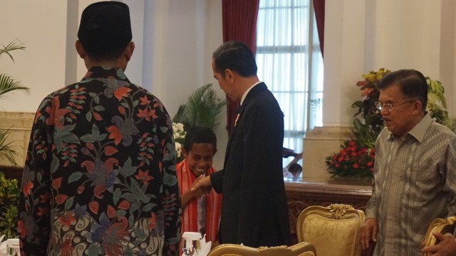 Jokowi dan Joni di Acara Silaturahmi Pengisi Acara HUT ke-73 RI, Senin (20/8/2018). (Foto: Yudhistira Amran Saleh/kumparan)