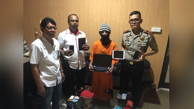 Bocah pelaku pencurian barang berharga di kawasan Kuta, Badung, Bali diamankan Polsek Kuta, Senin (20/8). (Foto:  Cisilia Agustina Siahaan/kumparan)