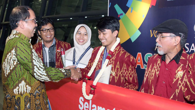 Siswa Indonesia Raih 3 Emas di Olimpiade Internasional di Thailand. (Foto: Dok. Kemendikbud)