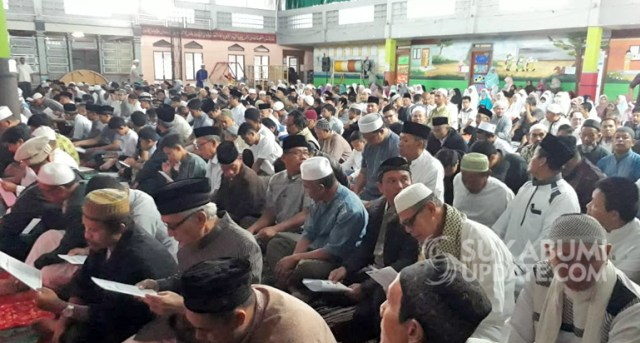 Sejumlah Umat Muslim Sukabumi Laksanakan Salat Idul Adha Selasa