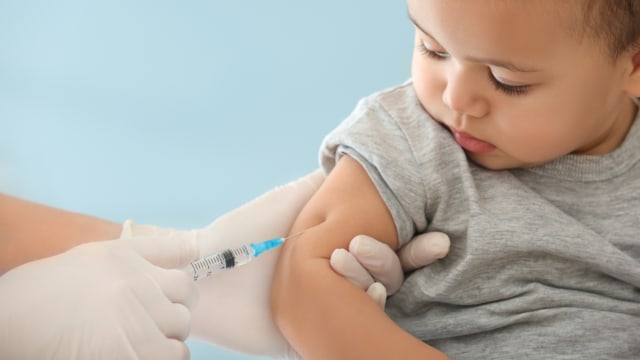 Ilustrasi anak dan vaksin Foto: Shutterstock
