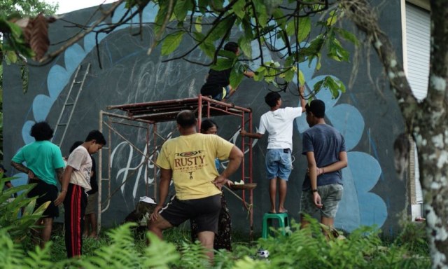Asyiknya Aksi  Mural Mengepung Desa di Tabanan  (1)