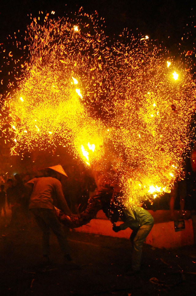 Tradisi Perang Obor di Jepara (Foto: ANTARA FOTO/Yusuf Nugroho)