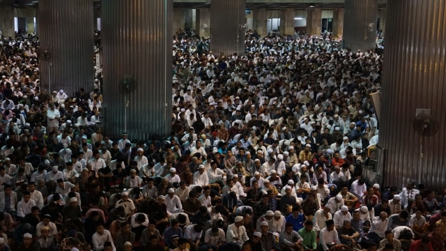 Suasana Salat Idul Adha di Masjid Istiqla, Rabu (22/8/2018). (Foto: Iqbal Firdaus/kumparan)