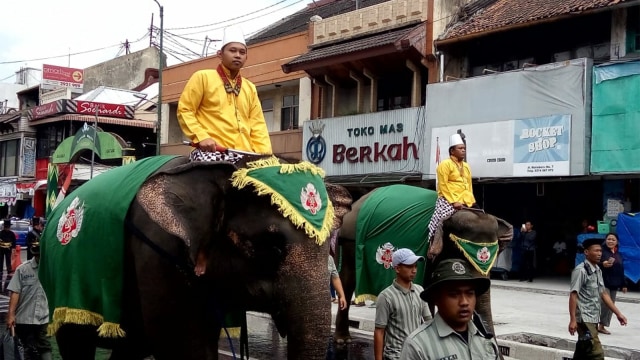 Keraton Ngayogyakarta Hadiningrat menggelar tradisi Grebeg Besar Dal 1952 Jawa pada perayaan Idul Adha di Yogyakarta, Rabu (22/8/2018). Foto:  Arfiansyah Panji Purnandaru/kumparan