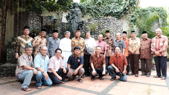 Pengurus Masjid antar daging ke Gereja saat Idul Adha (Foto: Dok. Istimewa)