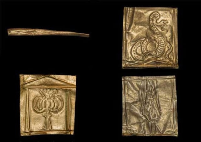 Emas yang ada di dalam sarkofagus misterius berukuran jumbo di Mesir (Foto: Egyptian Ministry of Antiquities)