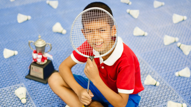 Ilustrasi Anak Bermain Bulu Tangkis (Foto: Shutterstock)