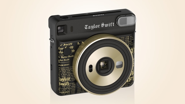 Kamera Instax edisi Taylor Swift. (Foto: Fujifilm)