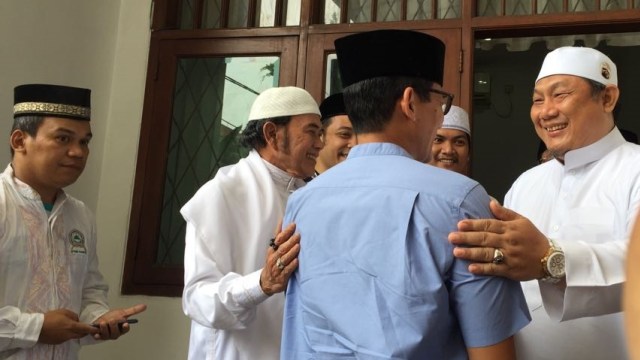 Sandi dan Rhoma  Irama  Salat Jumat Bersama di Mampang 