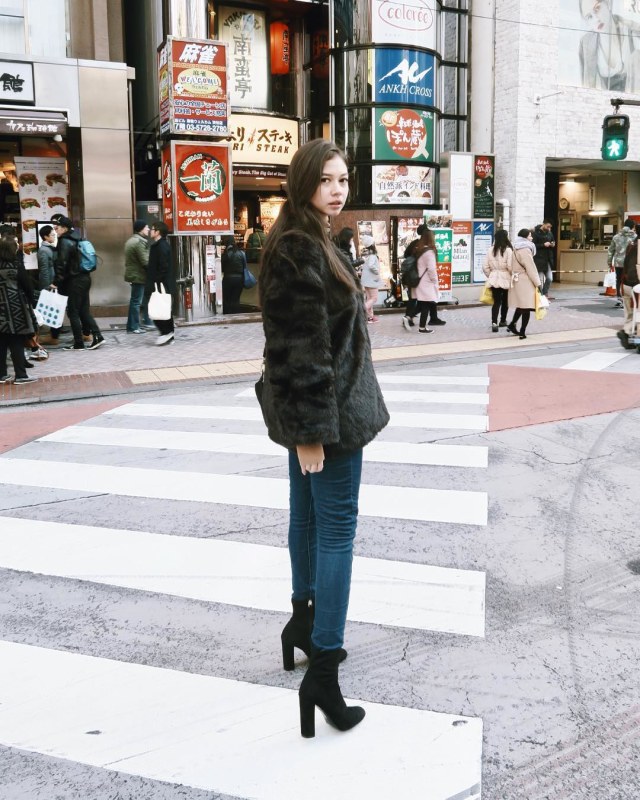 10 Gaya Artis Saat Liburan Di Jepang Kumparan Com 10 Gaya Artis Saat Liburan Di Jepang Kumparan Com