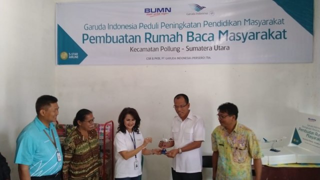 Garuda Indonesia dukung upaya reforestasi daerah tangkapan air (DTA) Danau Toba, Kabupaten Humbang Hasundutan, Sumatera Utara,  Jumat (24/08/2018). (Foto: Dok. Garuda Indonesia)