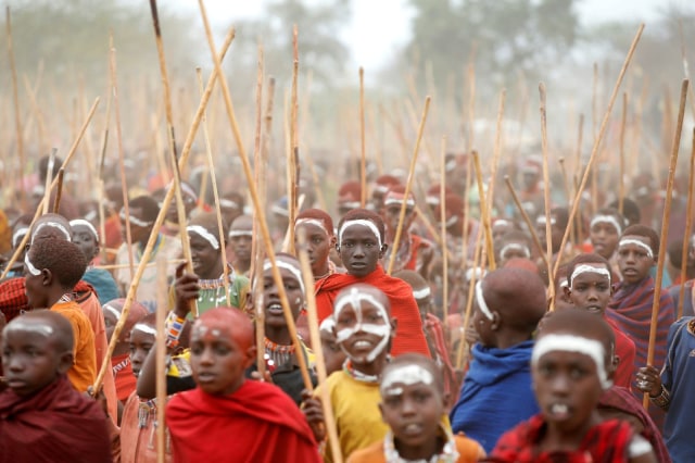 Upacara Kedewasaan Suku Maasai di Kenya Foto: Reuters/Baz Ratner