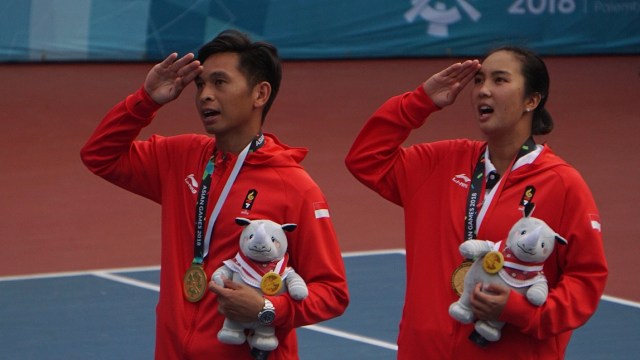 Penyerahan medali cabang olahraga Tenis di Tennis Court, Jakabaring Sport City, Palembang, Sabtu (25/08/2018). (Foto: Fanny Kusumawardhani/kumparan)