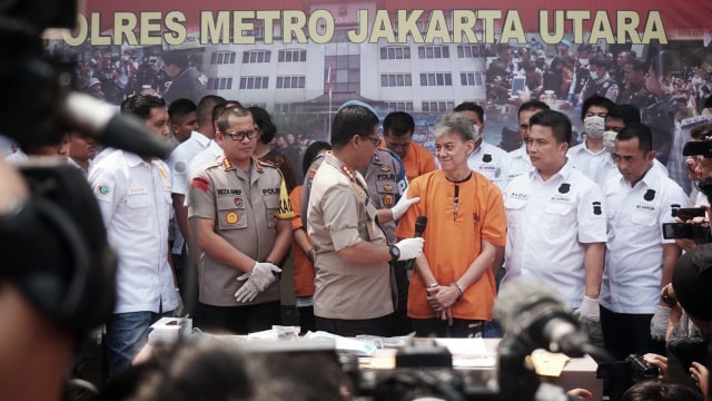 Artis Fariz RM saat konpers di Polres Jakarta Utara, Minggu (26/8/2018). (Foto: Jamal Ramdhan/kumparan)