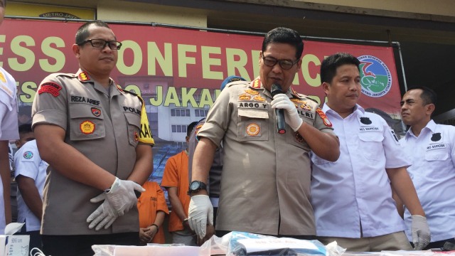 Artis Fariz RM saat konpers di Polres Jakarta Utara, Minggu (26/8/2018). (Foto: Fachrul Irwinsyah/kumparan)