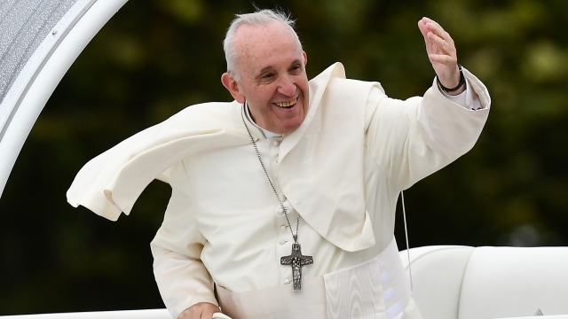 Saat Paus Fransiskus berada di Irlandia (26/08/2018) (Foto: AFP/Ben Stansall)