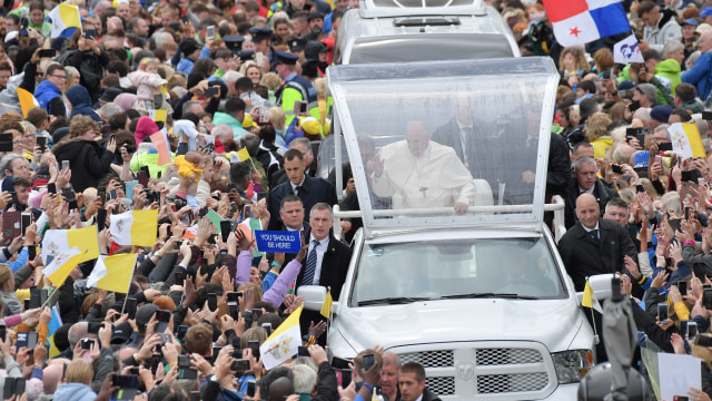 Suasana Paus Fransiskus berada di Irlandia (26/08/2018) (Foto: AFP/Tiziana Fabi)