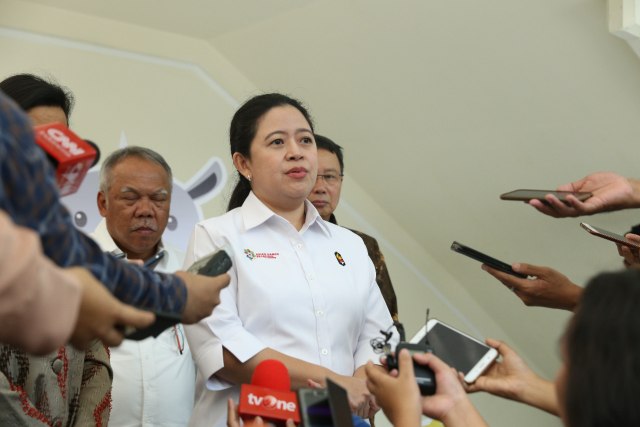 Menko PMK Puan Maharani pasca Rapat Rekonstruksi dan Rehabilitasi Provinsi NTB Pasca Gempa (Foto: Kemenko PMK)