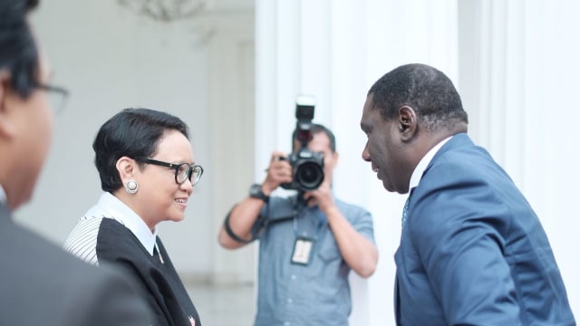 Menteri Luar Negeri, Retno Marsudi menemui Kepala Bapenas Senegal. (Foto: Dok. Kemlu)