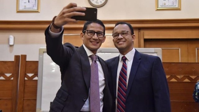 Pertemuan Anies Baswedan dan Sandiaga Uno di Kantor Gubernur DKI Jakarta, Senin (27/8/18). (Foto: Instagram @aniesbaswedan)