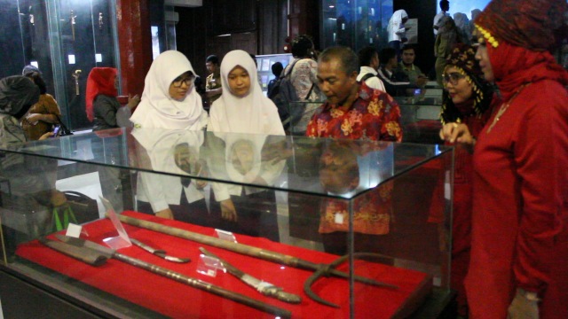 72 Senjata Tradisional 8 Provinsi Berusia 100 Tahun Dipamerkan di Padang (1)