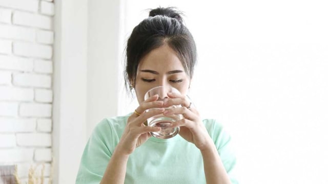 Bolehkah Ibu Menyusui Banyak Minum Air Putih?