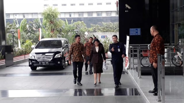 Hakim Pengadilan Negeri Medan Merry Purba tiba di gedung KPK, Rabu (29/8/18). (Foto: Aprilandika Pratama/kumparan)