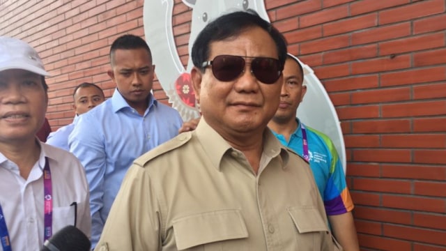 Prabowo Subianto tiba di Padepokan Pencak Silat, TMII, Jakarta Timur, Rabu (29/8/18). (Foto: Paulina Herasmaranindar/kumparan)