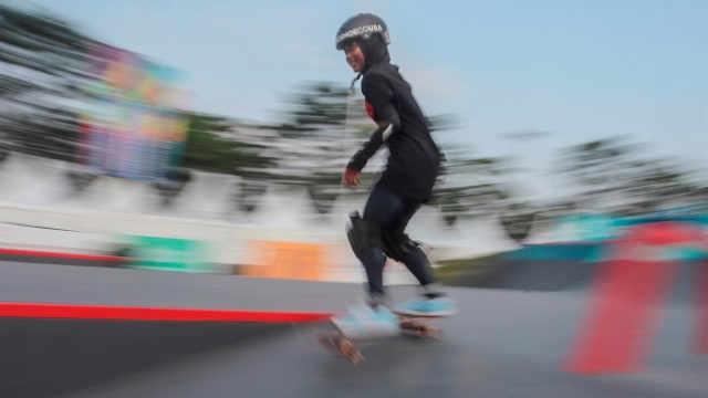Atlet skateboard Indonesia, Bunga Nyimas. (Foto: ANTARA/Muhammad Adimaja)