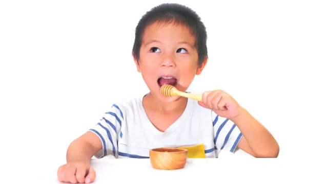 Lebih Baik Mana, Madu atau Gula untuk Dikonsumsi Anak? (218845)