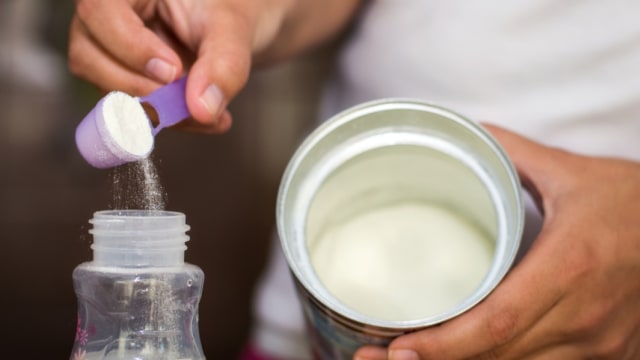 Ilustrasi susu formula soya untuk bayi. Foto: Shutterstock