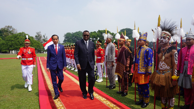 Presiden Joko Widodo menerima kedatangan Presiden Namibia di Istana Bogor, Kamis (30/8/2018). (Foto: Yudhistira Amran Saleh/kumparan)