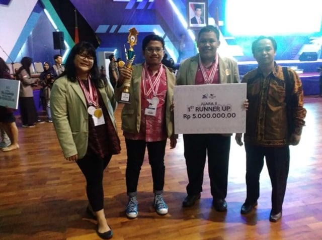 UGM Raih Juara di Kompetisi Debat Mahasiswa Indonesia