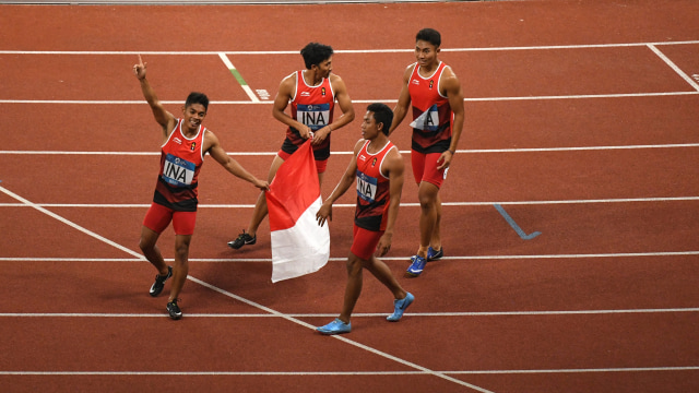 Tim Estafet Putra raih perak di nomor 4x100 meter. (Foto: ANTARA FOTO/INASGOC/Dwi Oblo)