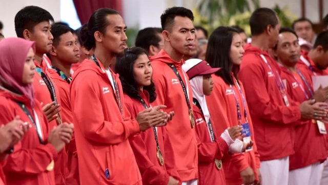 Jokowi Serahkan Bonus ke Atlet Asian Games 2018  (Foto: Biro Pers Setpres)