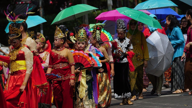 Parade Foto “Festival Pesona Lokal” di Bandung  (3)