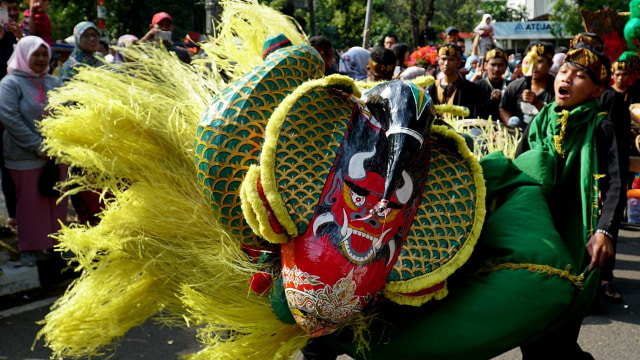 Parade Foto “Festival Pesona Lokal” di Bandung  (5)