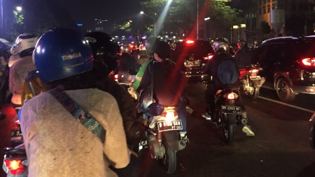 Kemacetan di Jalan Sudirman, Minggu (2/9/18). (Foto: Raga Imam/kumparan)