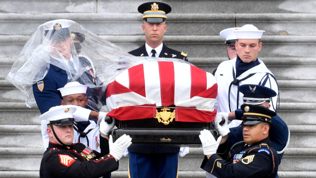 Suasana upacara pemakaman Senator AS John McCain (R-AZ) di National Cathedral di Washington, AS, 1 September 2018. (Foto: Marvin Joseph/Pool via REUTERS  )
