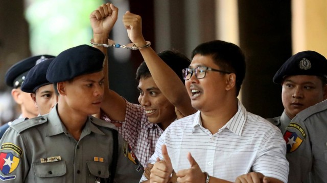 Wa Lone dan Kyaw Soe Oo. (Foto:  REUTERS/Ann Wang)