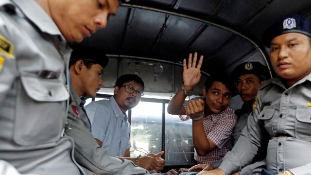 Wa Lone (Kiri) dan Kyaw Soe Oo (Kanan).  (Foto:  REUTERS/Ann Wang)