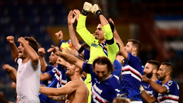 Sampdoria rayakan kemenangan 3-0 atas Napoli. (Foto: MARCO BERTORELLO / AFP)